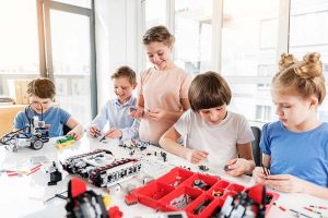 7 reasons why your child should join a robotics team Ρομποτική για παιδία και τα οφέλη στην ανάπτυξη και εξέλιξη του μαθητή